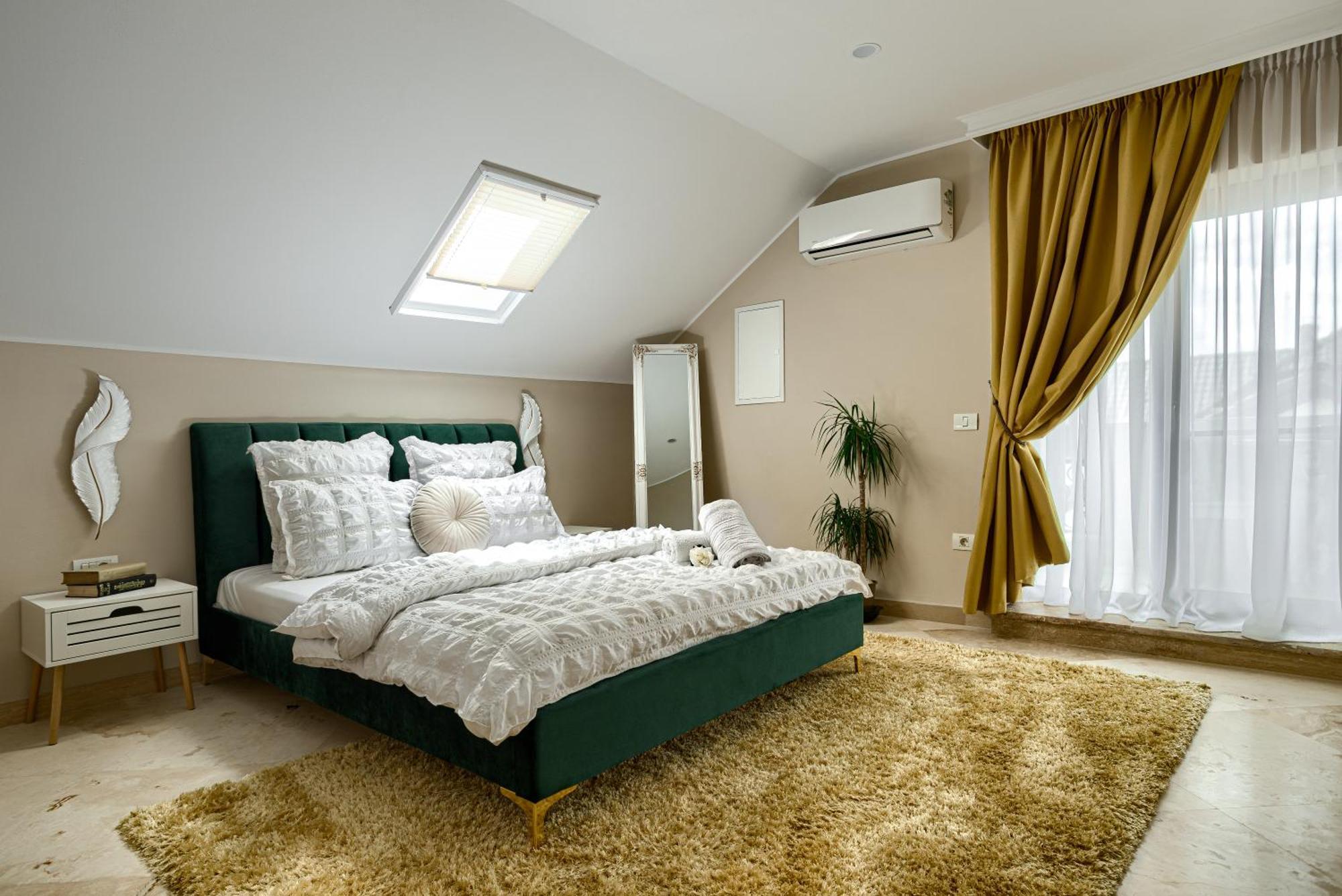 Sika Palladium Garden & Spa Central Apartment Arad Esterno foto