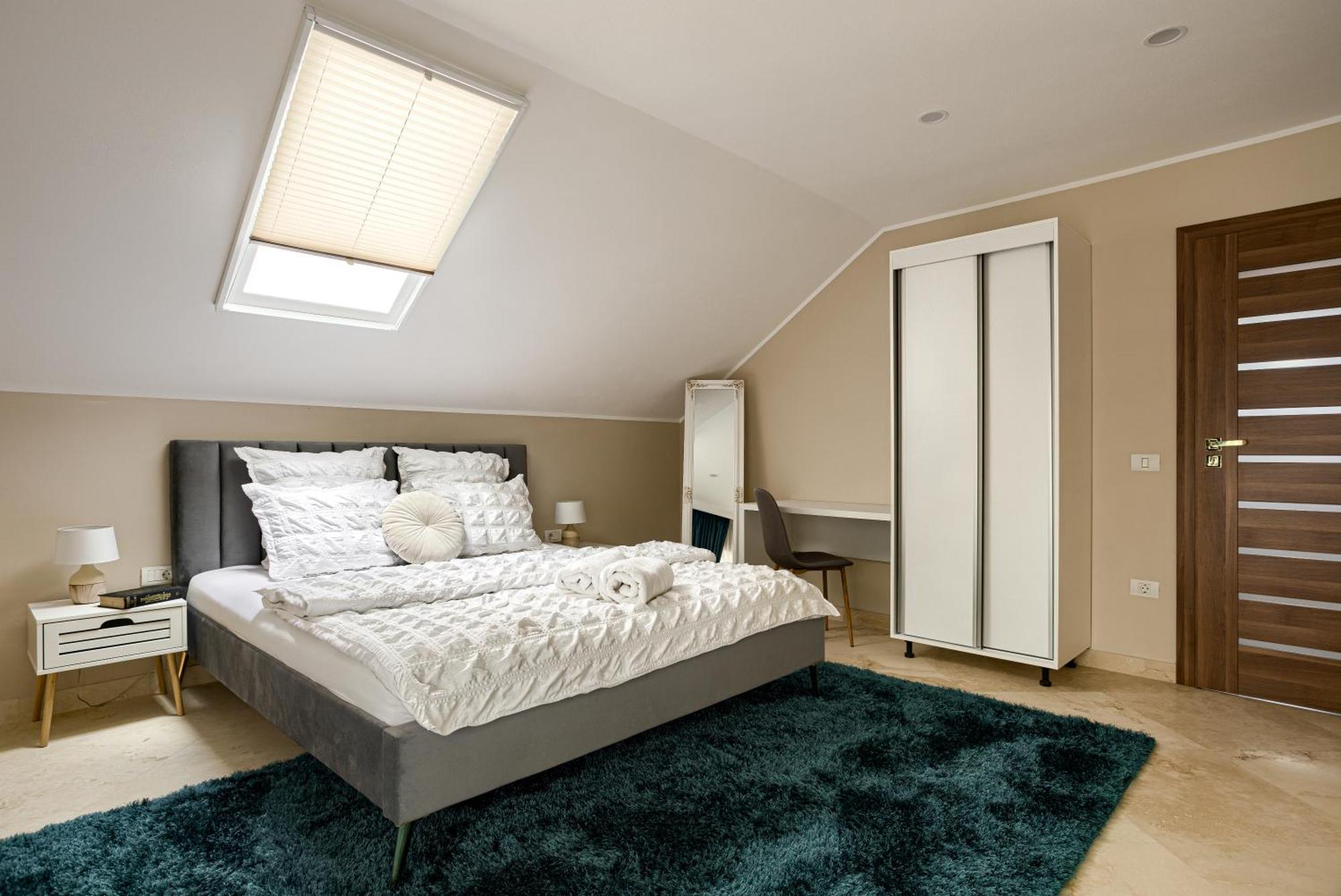 Sika Palladium Garden & Spa Central Apartment Arad Esterno foto