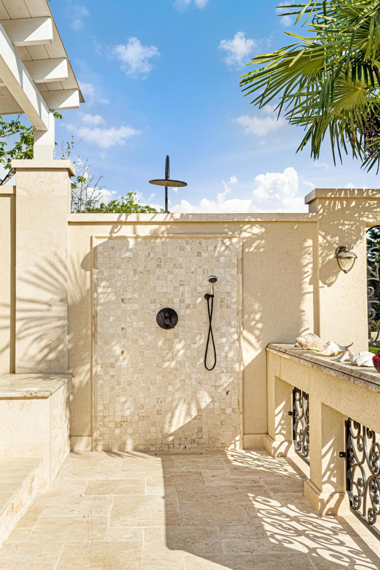 Sika Palladium Garden & Spa Central Apartment Arad Esterno foto