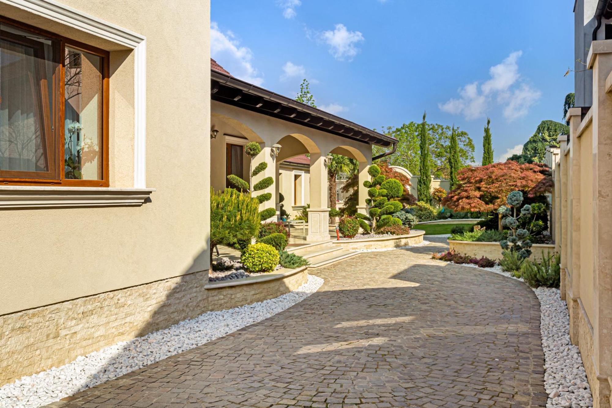 Sika Palladium Garden & Spa Central Apartment Arad Esterno foto